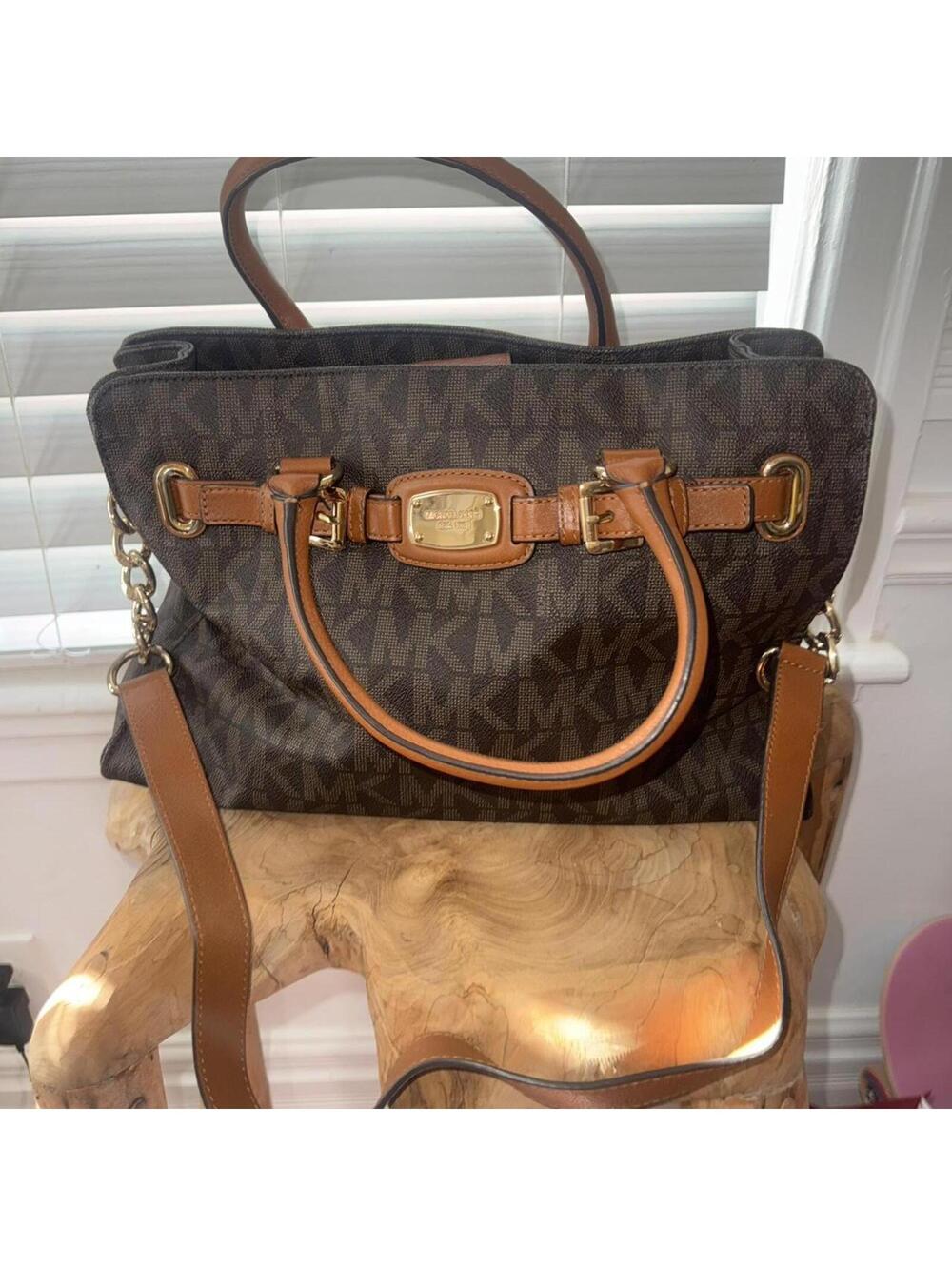 MICHAEL Michael Kors Hamilton Large Signature Tote Bag in brown